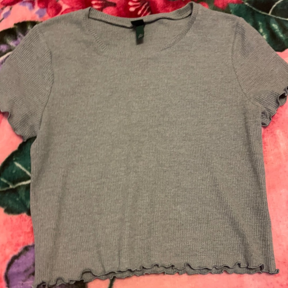 New never worn gray crop top
